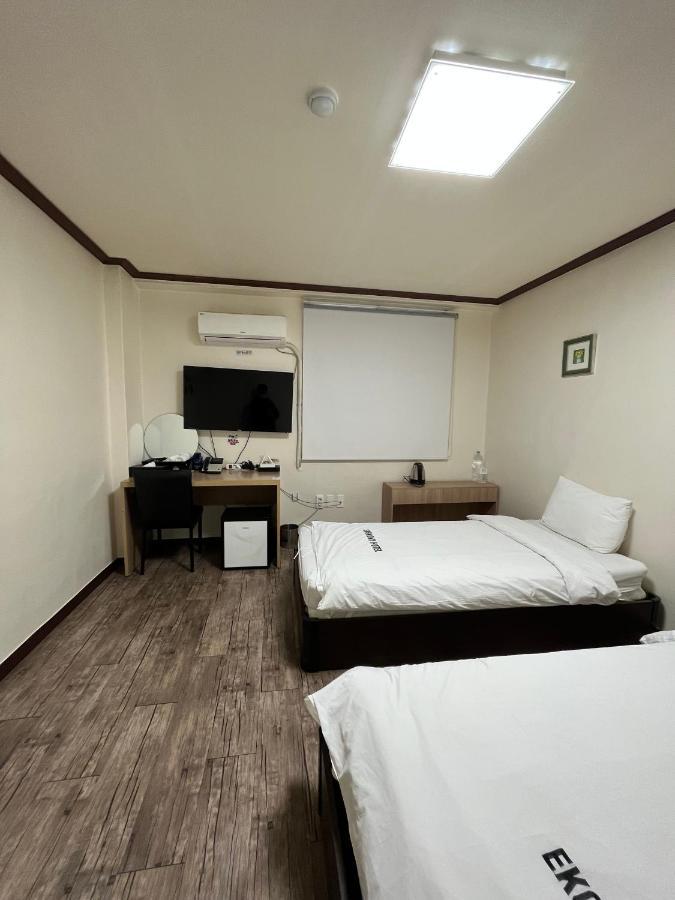 Ekonomy Hotel Mokpo Exterior photo