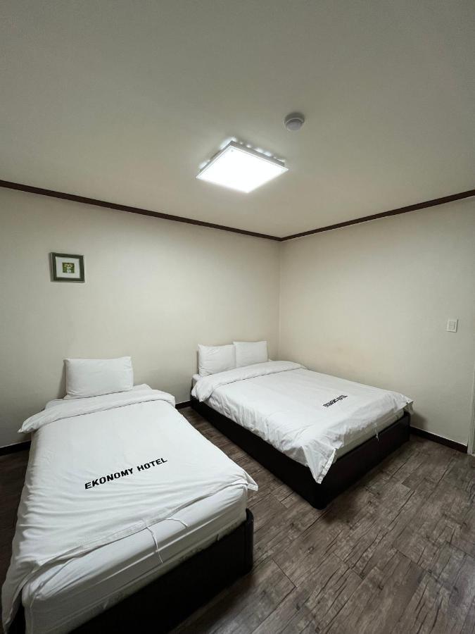 Ekonomy Hotel Mokpo Exterior photo
