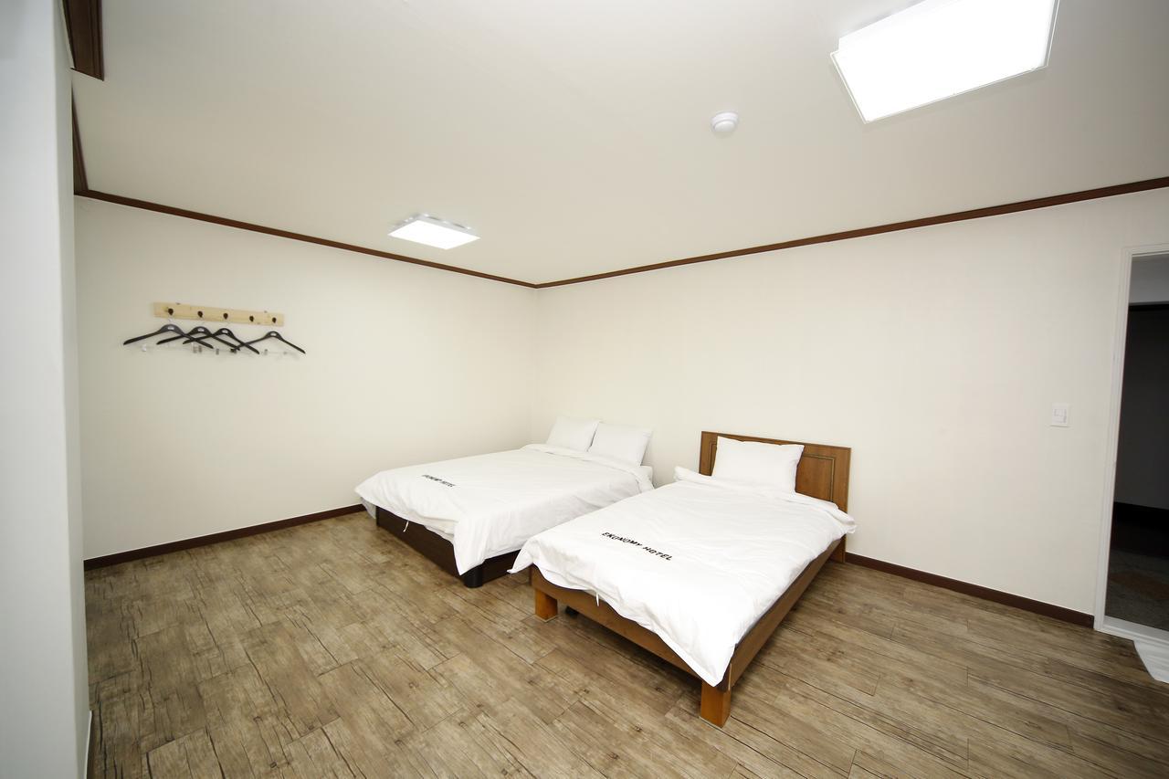 Ekonomy Hotel Mokpo Exterior photo